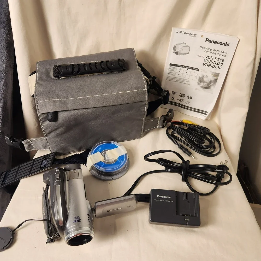 Panasonic VDR-D310 DVD Palmcorder Camcorder Bundle 32x Zoom *Tested & Working*